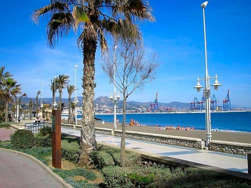 4 Capulino Apartamentos Málaga Eksteriør billede
